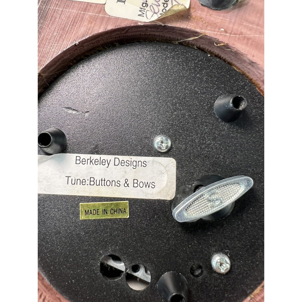 San Francisco Music Box Co Animated Sewing Machine Bears Buttons And Bows HTF‎ - Picture 9 of 11